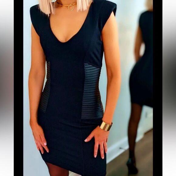 ✨ BEBE Mixed Fabric V Neck Dress✨ - Picture 8 of 8